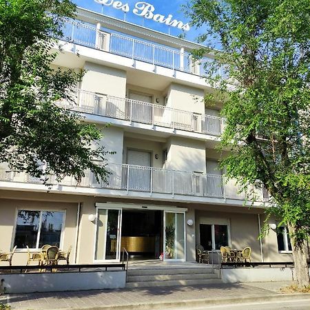 Hotel Des Bains Cattolica Bagian luar foto