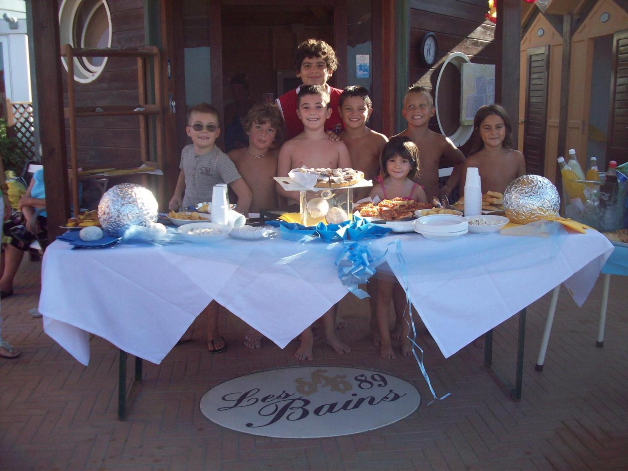 Hotel Des Bains Cattolica Bagian luar foto